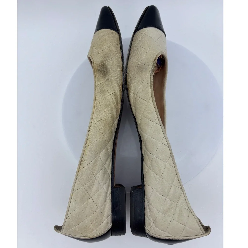 MANOLO BLAHNIK Leather Ballet Flat Quilted Cream Shoe Cap Toe Pointed Toe Patent